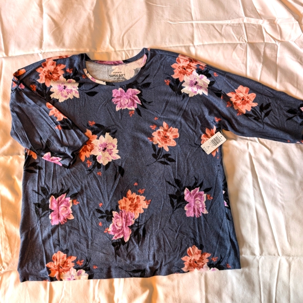 Torrid Super Soft Plush Floral Sweater BNWT